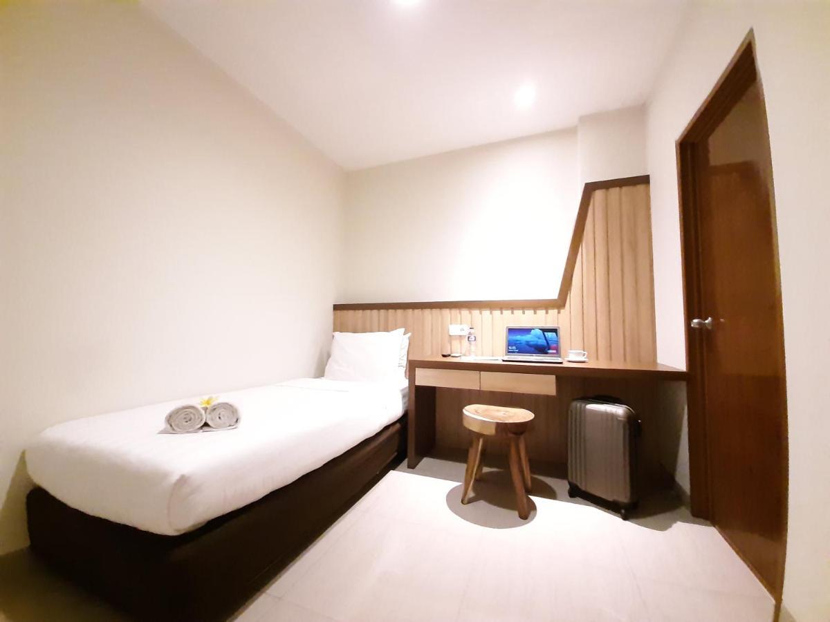 Hotel Pantes Kota Lama Semarang Exterior photo