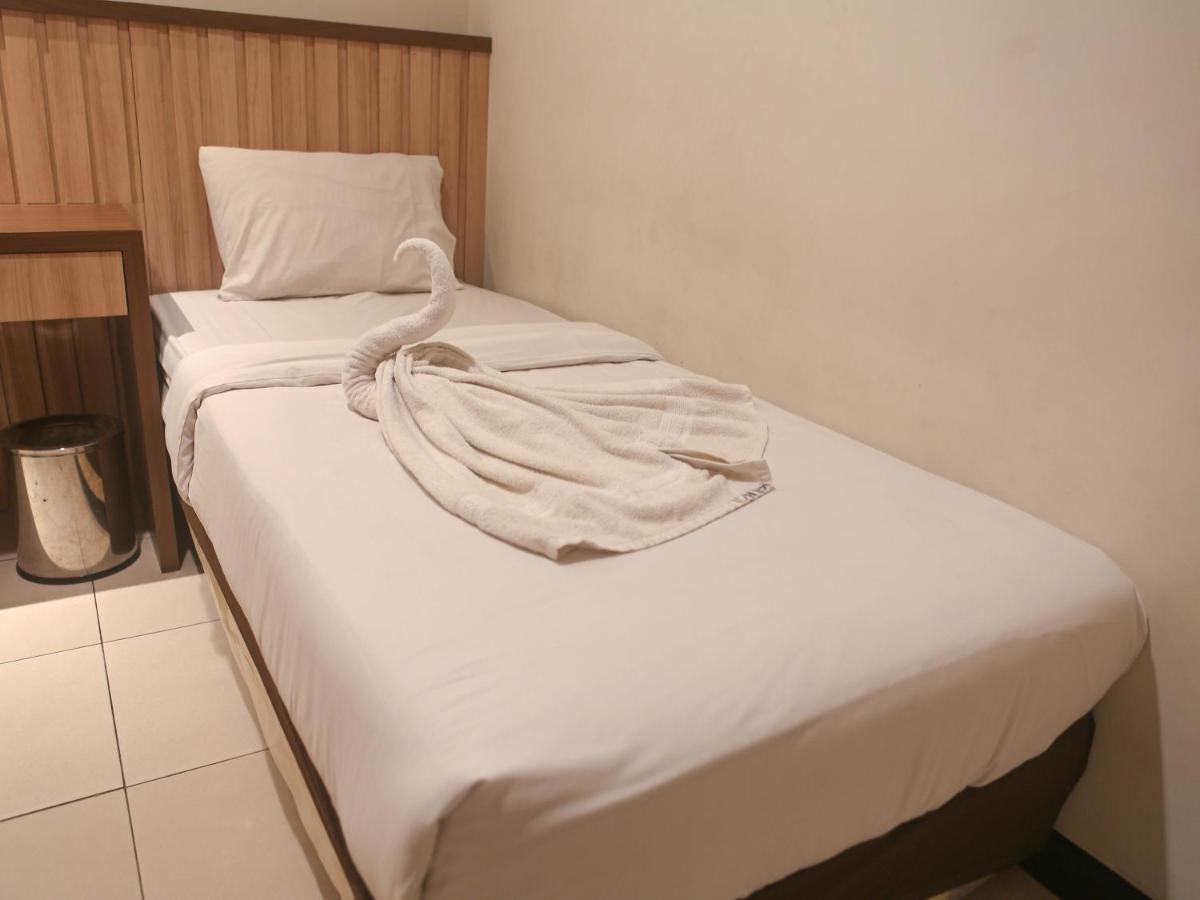 Hotel Pantes Kota Lama Semarang Exterior photo